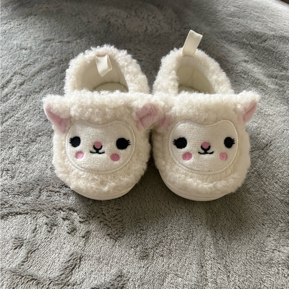 Wonder Nation White Lamb Kids Slippers